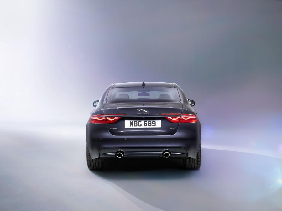  Jaguar XF Portfolio 2015 года  (фото 3 из 7)